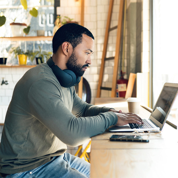 When to Hire a Professional Website Copywriter